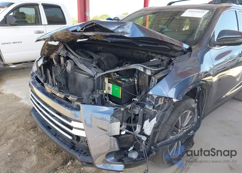 2019 Toyota Highlander Xle z USA, uszkodzony, nr VIN 5TDKZRFH7KS346594
